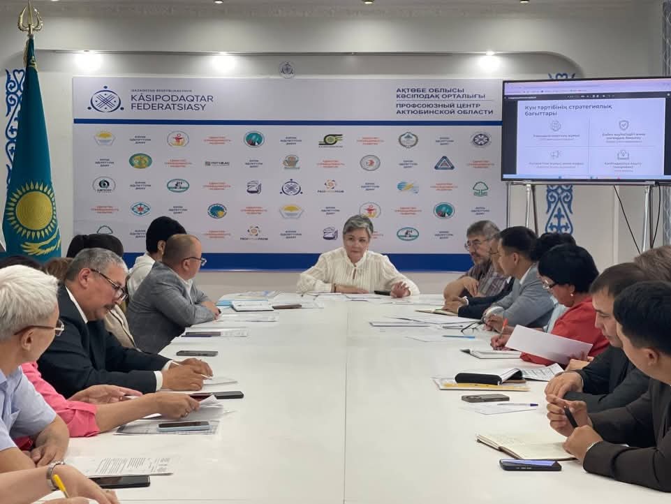 Ұстаз мүддесі және еңбек қауіпсіздігі: Білім кәсіподағы Атқару комитетінің отырысы өтті