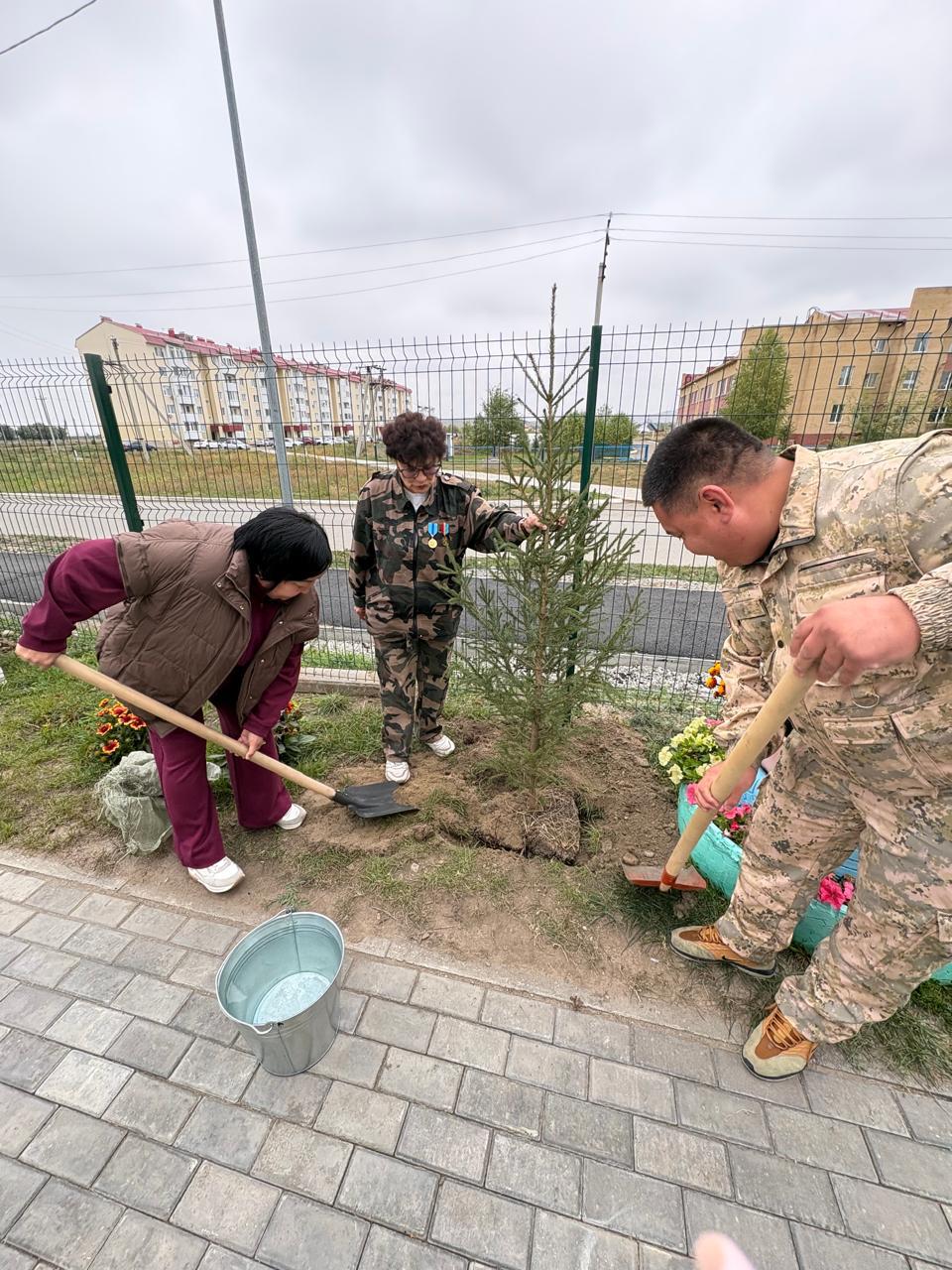 Трудовая молодежь Восточного Казахстана встретилась с ветераном лесной отрасли