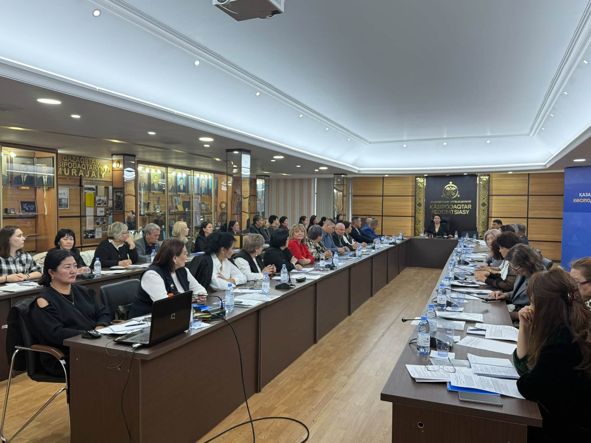 ҚРКФ семинары: Кәсіподақ белсенділері еңбек заңнамасындағы соңғы өзгерістерді талдады
