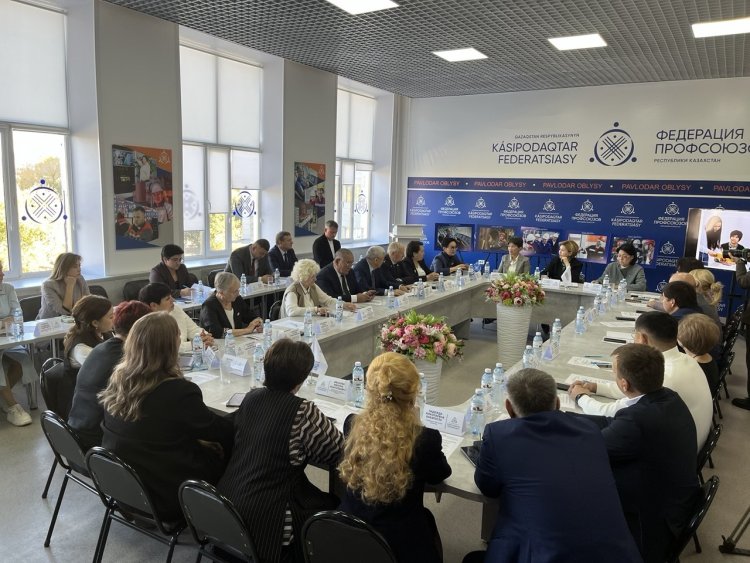 Рavlodarnews.kz: ООН и профсоюзы обсудили будущее работников Павлодарской области
